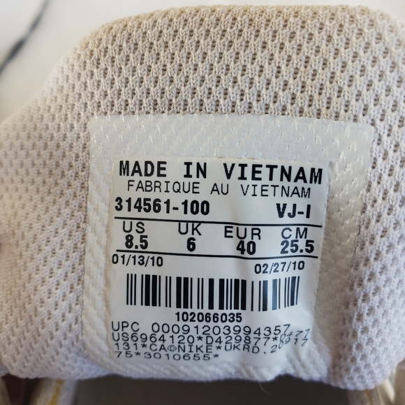 Nike Air Shox Pink and White Breast Cancer Edition - Picture 9 of 9